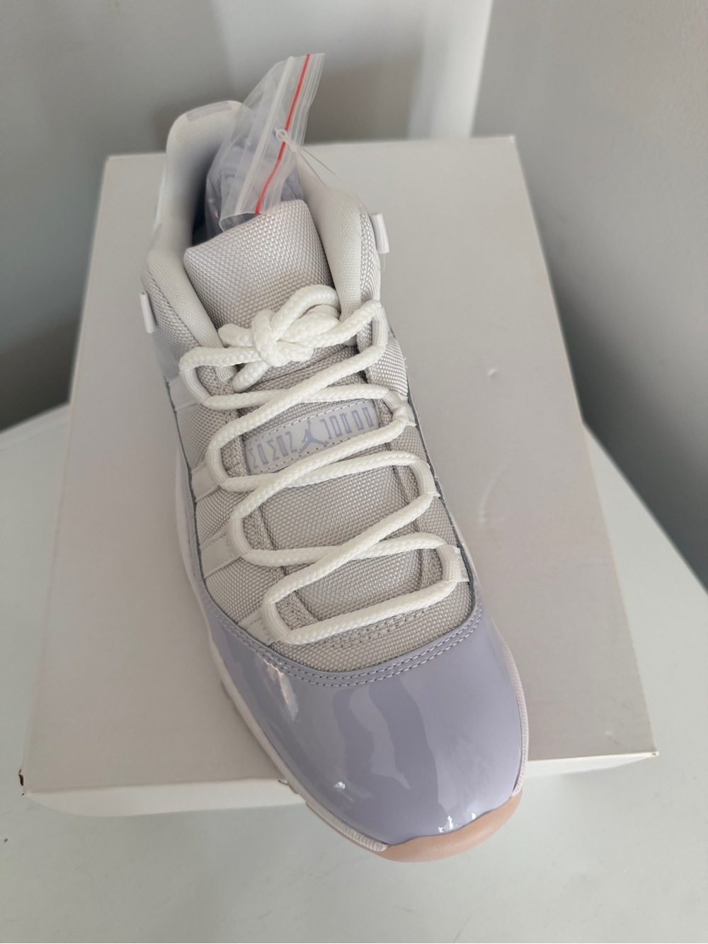 Jordan Low-Top Sneakers in White & Light Purple Patent - Picture 3 of 6